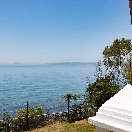 Cadiz - Gerenoveerd Met Groot Balkon & Zeezicht Estepona
