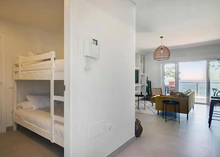 Cadiz - Gerenoveerd Met Groot Balkon & Zeezicht * Estepona