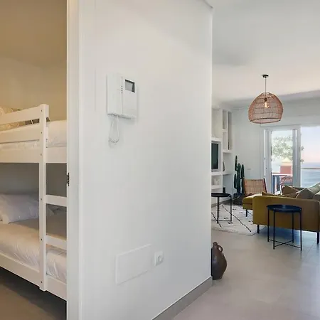 Cadiz - Gerenoveerd Met Groot Balkon & Zeezicht * エステポナ