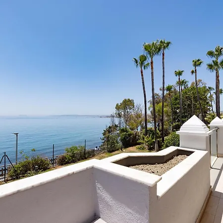 Cadiz - Gerenoveerd Met Groot Balkon & Zeezicht * エステポナ