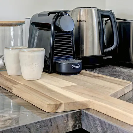 Cadiz - Gerenoveerd Met Groot Balkon & Zeezicht アパート エステポナ