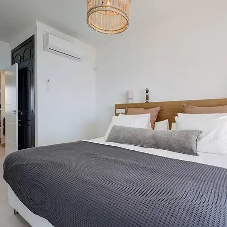 Cadiz - Gerenoveerd Met Groot Balkon & Zeezicht Estepona