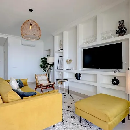 Apartment Cadiz - Gerenoveerd Met Groot Balkon & Zeezicht Estepona