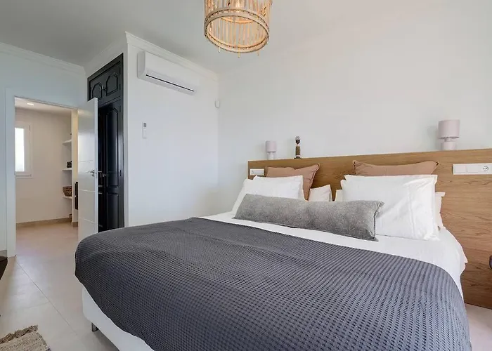 Cadiz - Gerenoveerd Met Groot Balkon & Zeezicht 埃斯特波纳