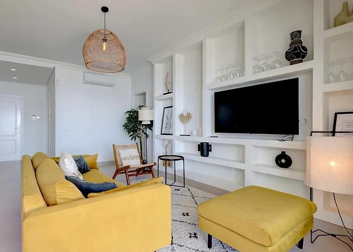 公寓 Cadiz - Gerenoveerd Met Groot Balkon & Zeezicht 埃斯特波纳