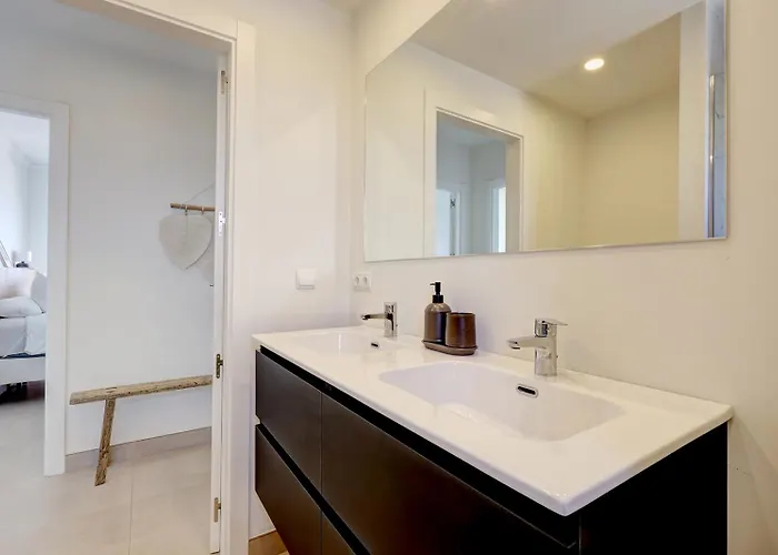 Cadiz - Gerenoveerd Met Groot Balkon & Zeezicht *