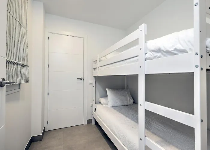 公寓 Cadiz - Gerenoveerd Met Groot Balkon & Zeezicht 埃斯特波纳