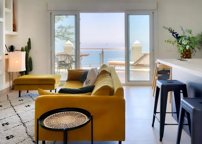 Cadiz - Gerenoveerd Met Groot Balkon & Zeezicht *