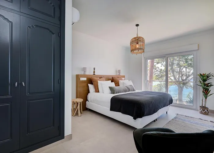 Cadiz - Gerenoveerd Met Groot Balkon & Zeezicht * 埃斯特波纳